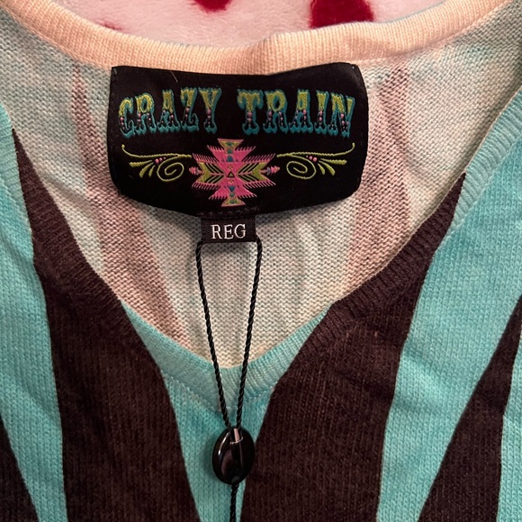 Colorful Geometric Patterned Shawl - Picture 3 of 6